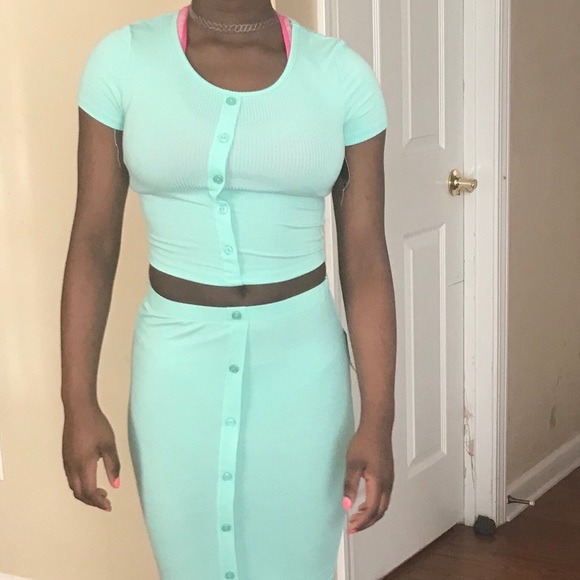 Mint Botton Down Skirt Set - Picture 2 of 3